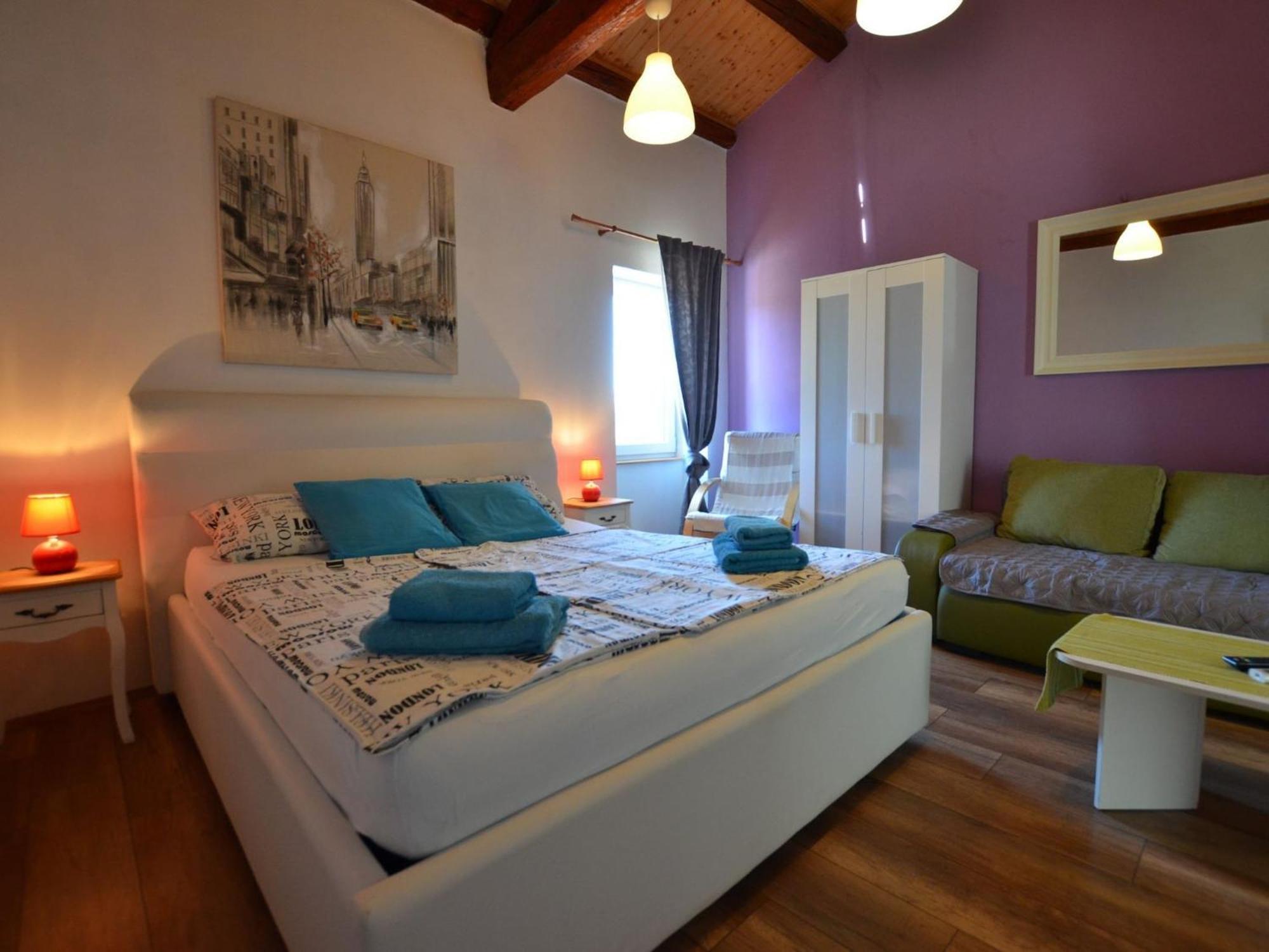 Tranquil - With Balcony Apartment *